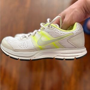 Womens Nike Pegasus 29 Size 7.5 524981-007 Running Shoes